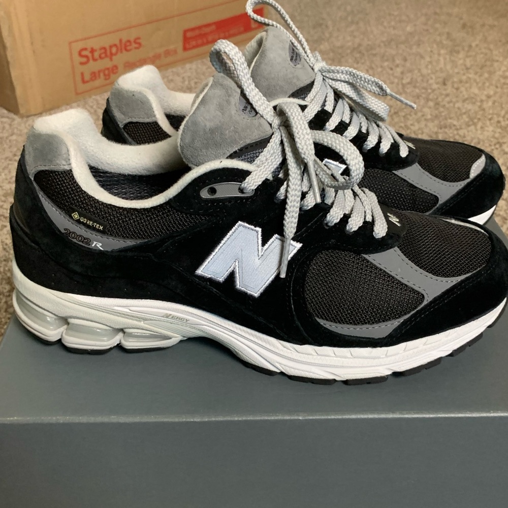 New Balance 2002r Gore-tex size 9